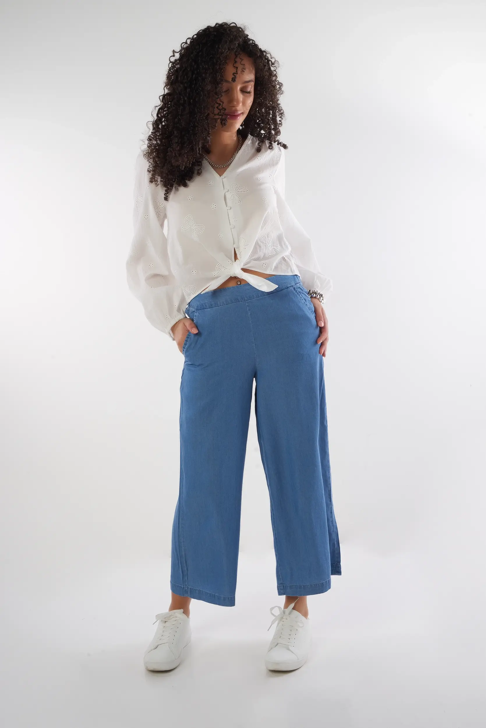 Blouse raffiné à nœuds brodés - ALYSSA-LC - (E-A11) - Image 4