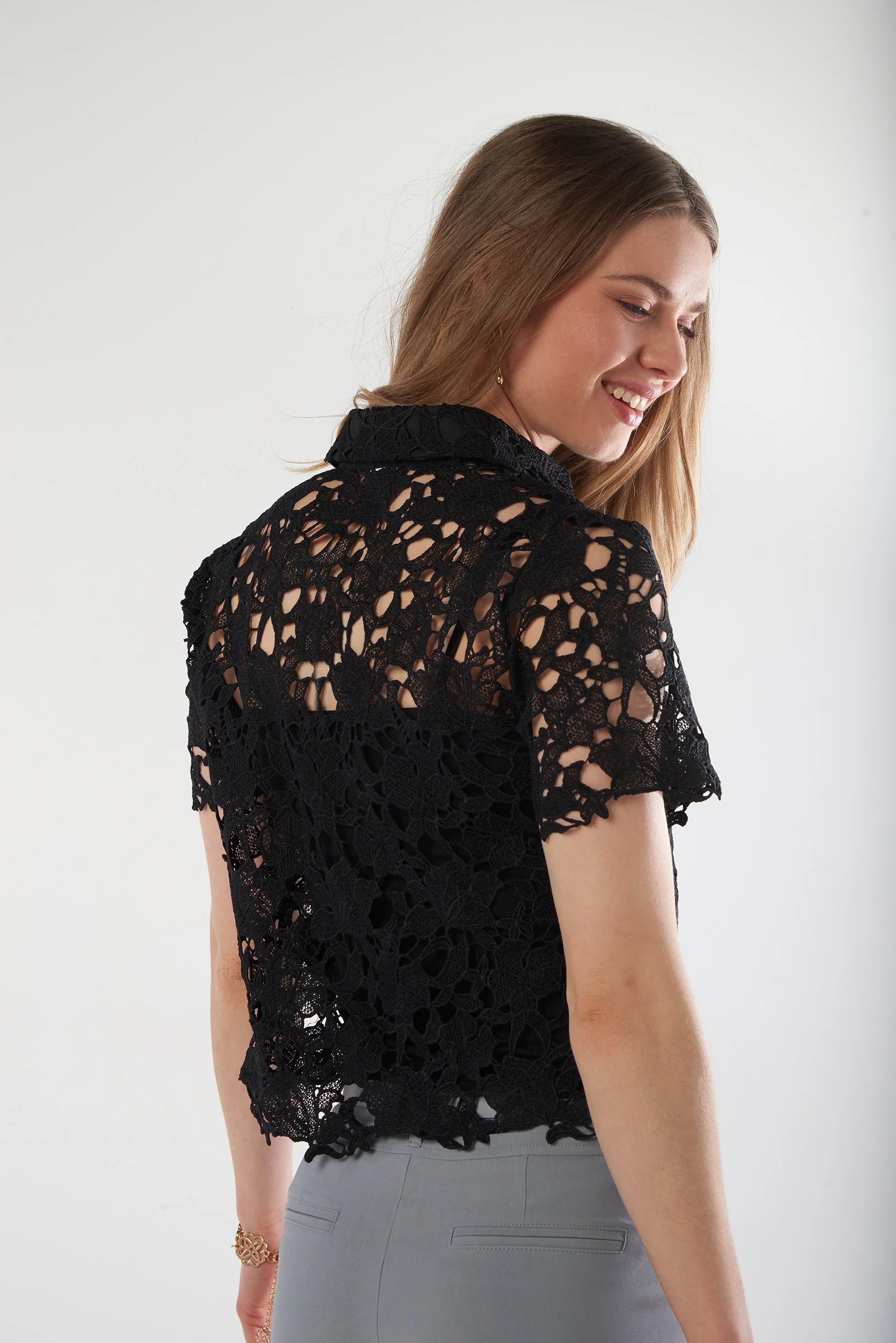 Blouse courte en dentelle - NOVA - (E-A6) - Image 2