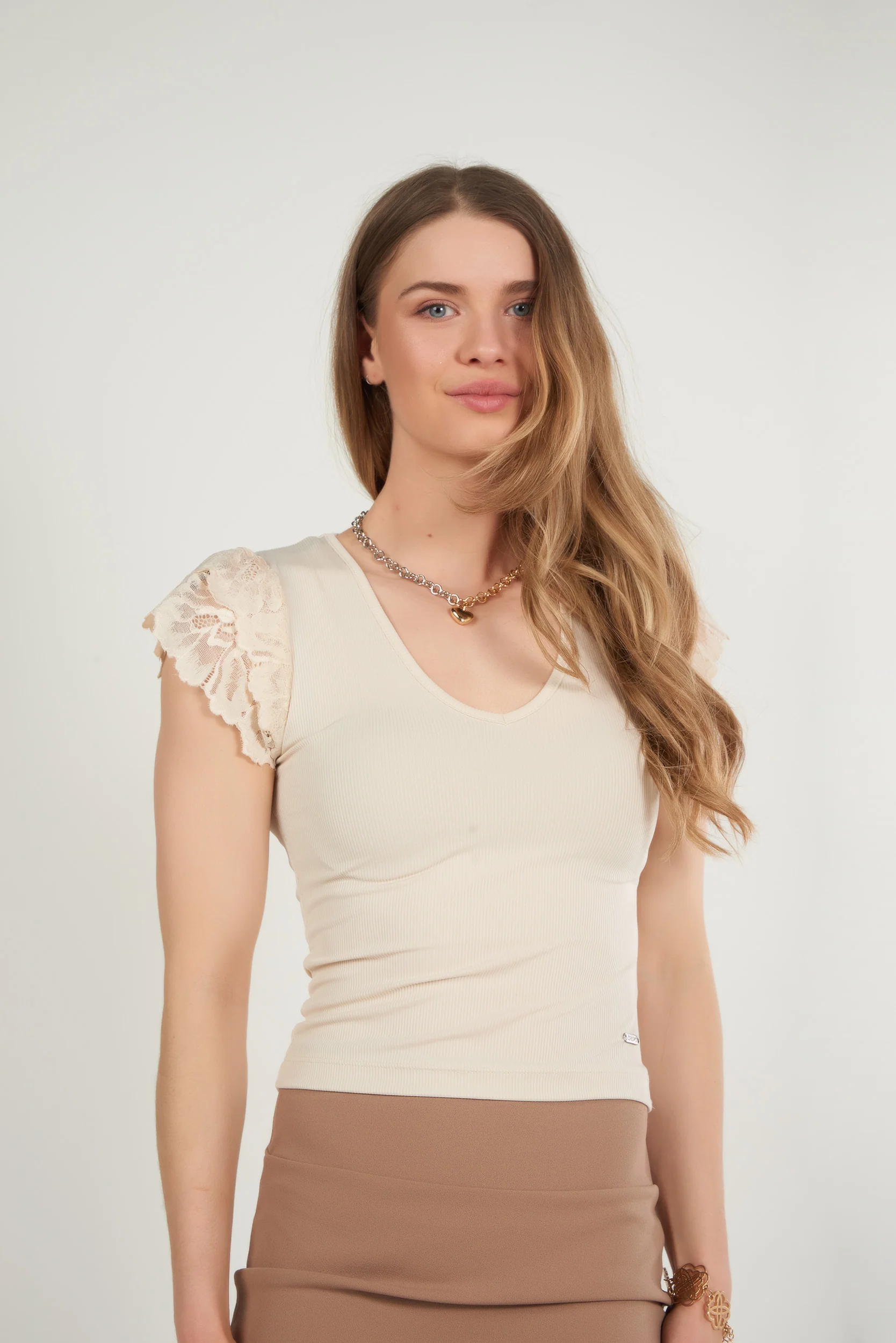Haut à manches courtes avec dentelle - FLORINE - (E-A5) - Image 12